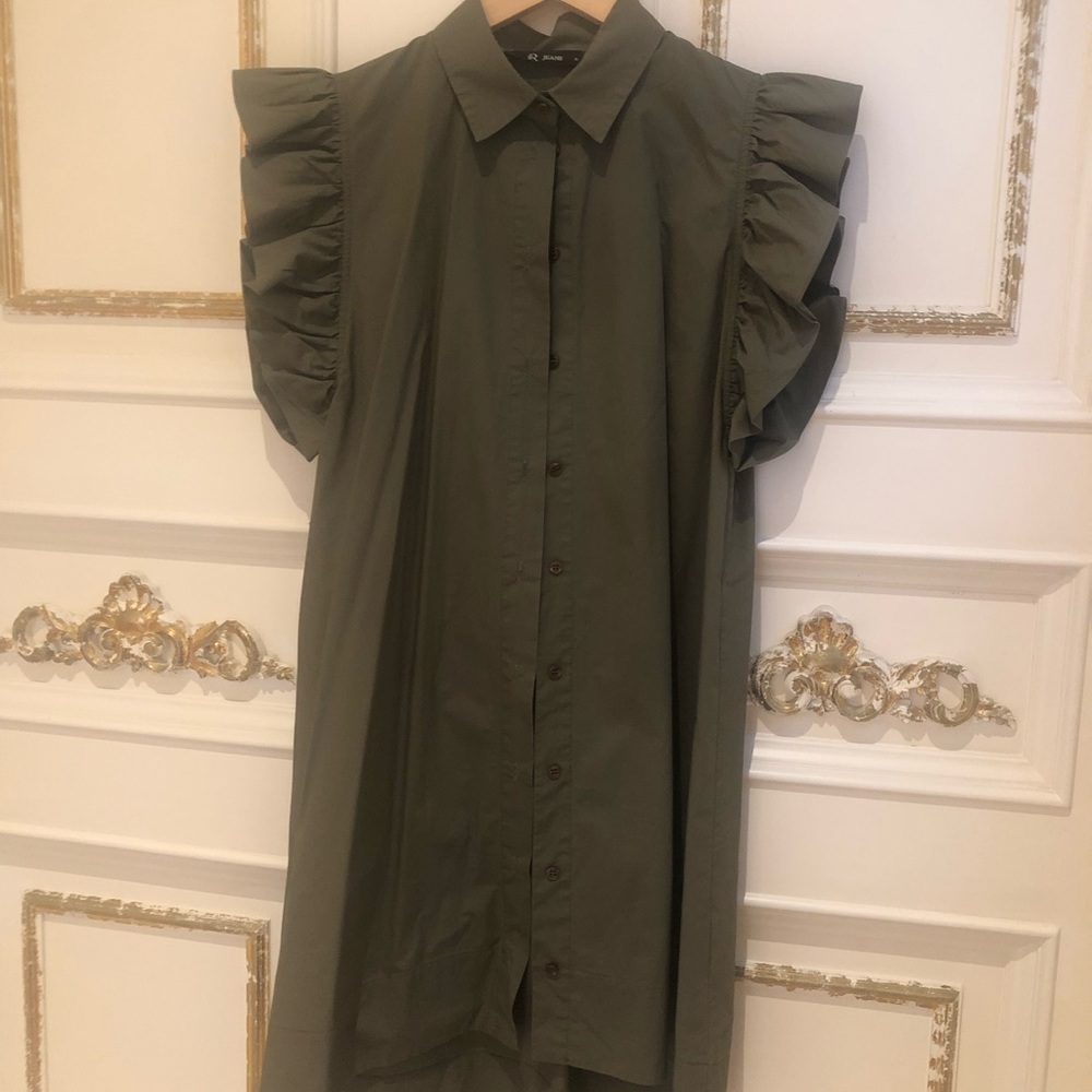 Absolutely Gorgeous dress from Italian brand.